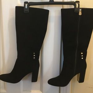 Black suede leather Anne Klein block heels